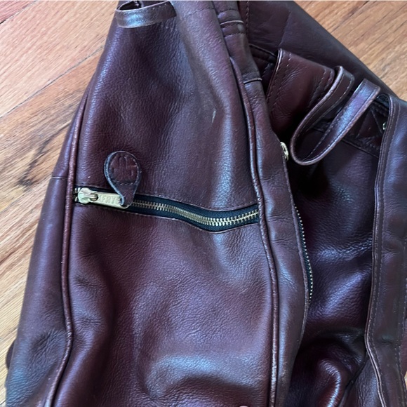 Vintage Frye Leather Backpack - Drawstring Closure Multiple Pockets Metal Zipper - Picture 6 of 9